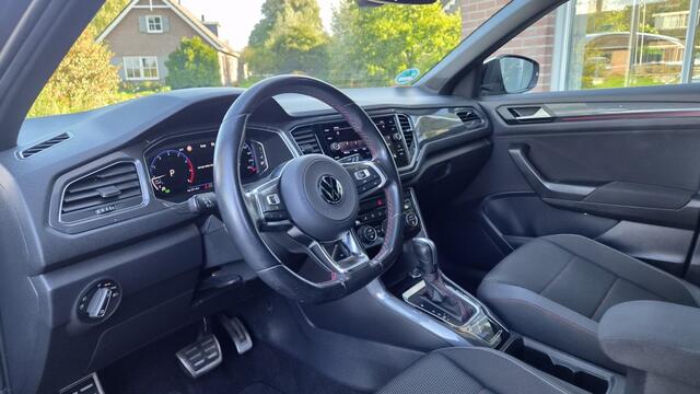 Volkswagen T-Roc 1.5 TSI Sport, Pano, Automaat, BSM, Adpt, Vol!