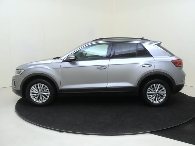 Volkswagen T-Roc 1.0 TSI Life | Digital cockpit Pro | Parkeerassistent | Achteruitrijcamera | Navigatie | Adaptieve cruise control | Draadloze telefoonlader | CarPlay |