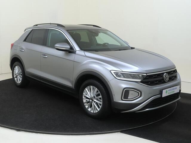 Volkswagen T-Roc 1.0 TSI Life | Digital cockpit Pro | Parkeerassistent | Achteruitrijcamera | Navigatie | Adaptieve cruise control | Draadloze telefoonlader | CarPlay |