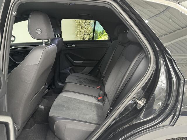 Volkswagen T-Roc 1.5 TSI R-Line | Trekhaak afn. 1.500 kg | Stoelverwarming | Navigatie | Adaptive Cruise Control |