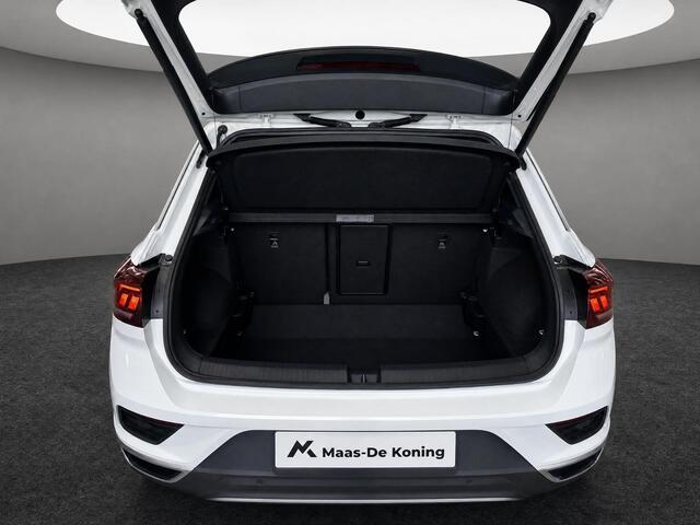 Volkswagen T-Roc 1.5 TSI 150pk DSG Sport · Camera · Trekhaak · Navigatie · Stoelverwarming · 18'' Inch ·