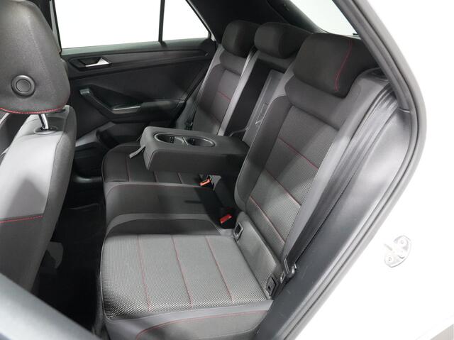 Volkswagen T-Roc 1.5 150pk TSI Sport Panoramadak Navigatie 30