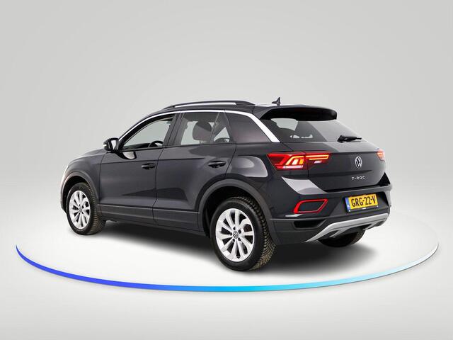 Volkswagen T-Roc 1.5 TSI Oranje Edition 150 pk Automaat (DSG) | Verlengde garantie | Navigatie via App | Parkeersensoren (Park assist) | Achteruitrijcamera | Autom. airco |