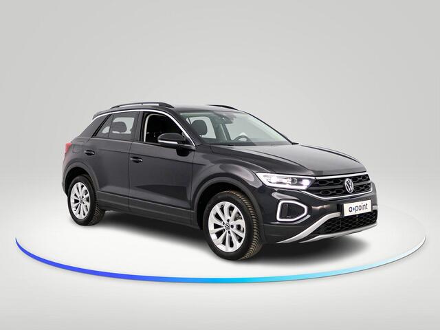 Volkswagen T-Roc 1.5 TSI Oranje Edition 150 pk Automaat (DSG) | Verlengde garantie | Navigatie via App | Parkeersensoren (Park assist) | Achteruitrijcamera | Autom. airco |