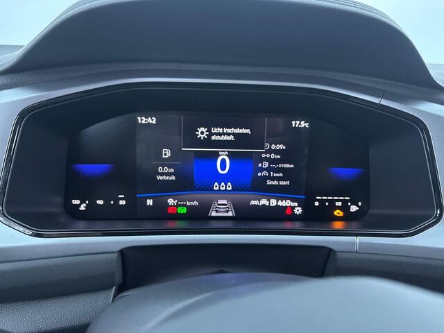 Volkswagen T-Roc 1.5 TSI Oranje Edition 150 pk Automaat (DSG) | Verlengde garantie | Navigatie via App | Parkeersensoren (Park assist) | Achteruitrijcamera | Autom. airco |