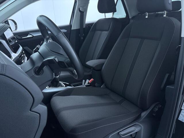 Volkswagen T-Roc 1.5 TSI Oranje Edition 150 pk Automaat (DSG) | Verlengde garantie | Navigatie via App | Parkeersensoren (Park assist) | Achteruitrijcamera | Autom. airco |