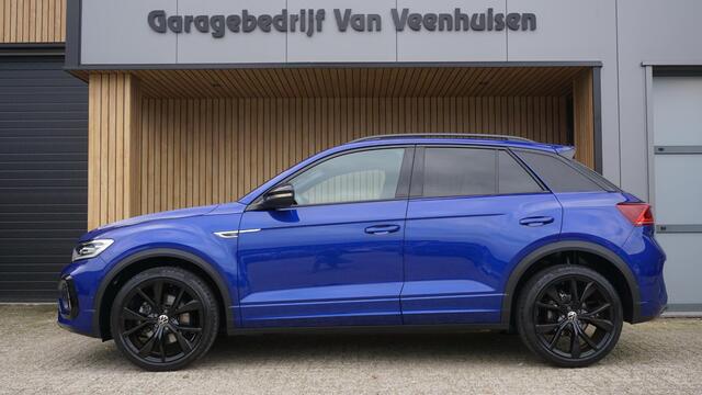 Volkswagen T-Roc 1.5 TSI 150pk DSG 2x R-Line & Black Style Pano.Dak 19inch LM IQ Light Virtual Cockpit ACC Trekhaak *Lapiz Blue*