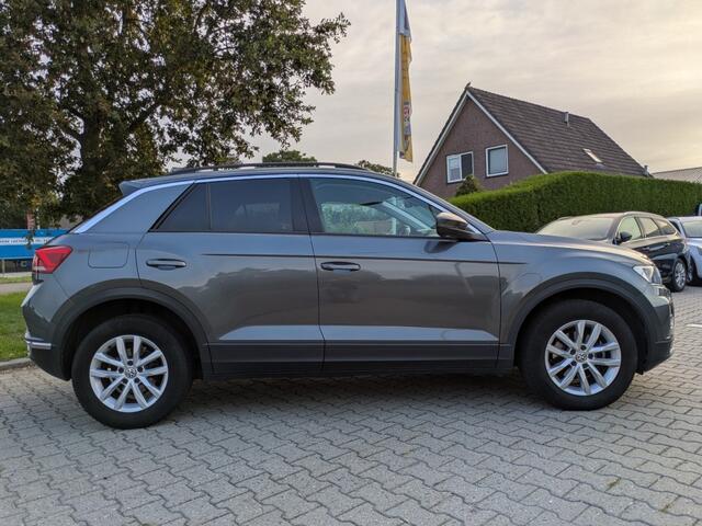 Volkswagen T-Roc 1.5 TSI Sport DSG I Adap. cruise I Camera I Trekhaak I Stoelv.w I Carplay