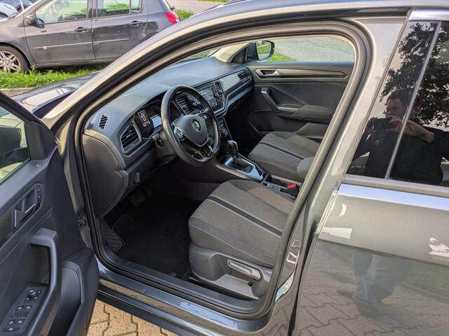 Volkswagen T-Roc 1.5 TSI Sport DSG I Adap. cruise I Camera I Trekhaak I Stoelv.w I Carplay