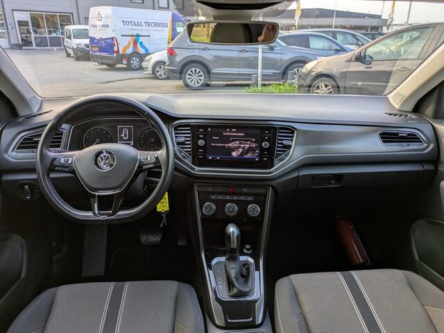 Volkswagen T-Roc 1.5 TSI Sport DSG I Adap. cruise I Camera I Trekhaak I Stoelv.w I Carplay