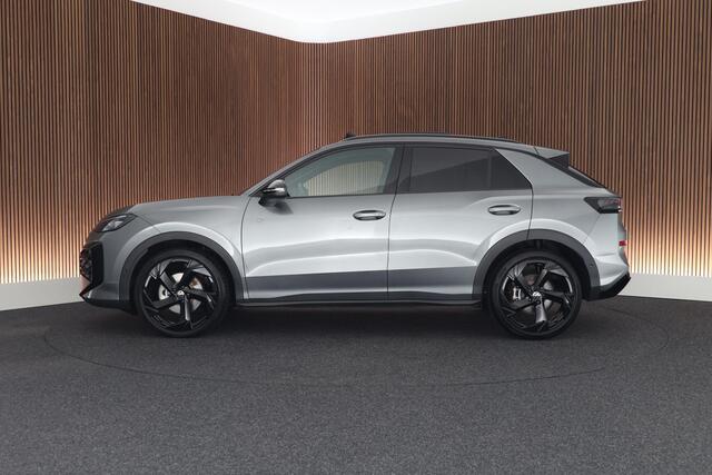 Volkswagen T-Roc 1.5 eTsi 150pk R-Line First Edition Black Style Trekhaak Camera Keyless Stoelverwarming Navigatie Panoramadak