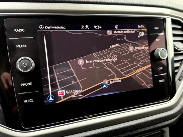 Volkswagen T-Roc 1.0 TSI Style Camera, App Connect, Elek.Achterklep, Trekhaak