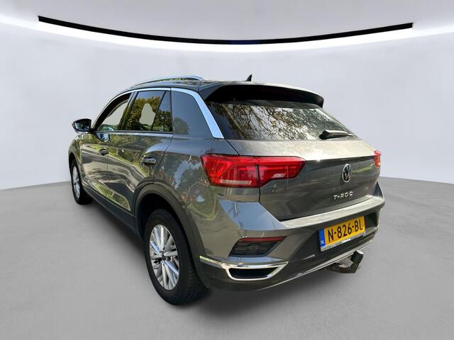 Volkswagen T-Roc 1.0 TSI Style / TREKHAAK/ ADAPTIVE CRUISE/ PARKEER SENSOREN V+A/ NAVI/ CLIMA/ 16'' LMV