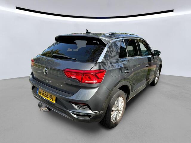 Volkswagen T-Roc 1.0 TSI Style / TREKHAAK/ ADAPTIVE CRUISE/ PARKEER SENSOREN V+A/ NAVI/ CLIMA/ 16'' LMV