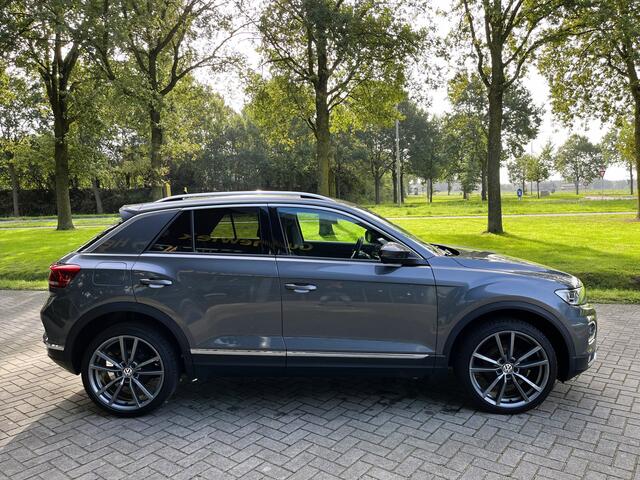 Volkswagen T-Roc 1.5 TSI Sport | ACC | CAM | CARPLAY | CLIMA | LED | PDC V&A | STUUR/STOELVERW. | VIRTUAL COCKPIT