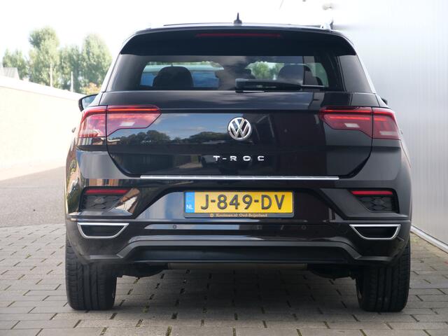 Volkswagen T-Roc 1.5 TSI Sport Business R 150 Pk Automaat Navi / Apple Carplay / Pano-dak / 19 inch / Camera
