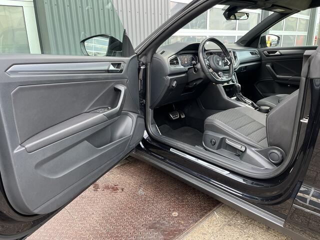 Volkswagen T-Roc Cabrio 1.5 TSI R-Line Virtuele display Apple carplay Airco Cruise controle Stoelverwarming Stuurwielbediening Navigatiesysteem Achterruitrijcamera Parkeersensoren voor en achter