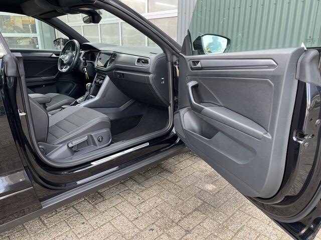 Volkswagen T-Roc Cabrio 1.5 TSI R-Line Virtuele display Apple carplay Airco Cruise controle Stoelverwarming Stuurwielbediening Navigatiesysteem Achterruitrijcamera Parkeersensoren voor en achter