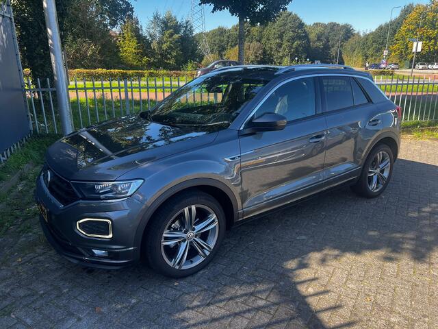 Volkswagen T-Roc 1.5 TSI Sport R-Line / Navigatie / Digitaal cockpit