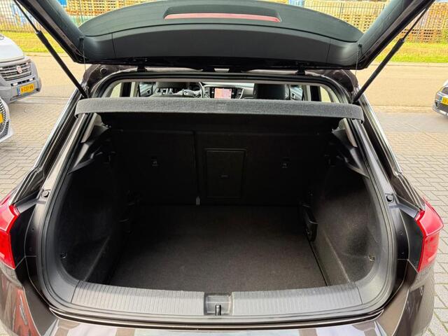 Volkswagen T-Roc 1.5 TSI Style | 1E EIGENAAR | 3/6/12 MND GARANTIE | AUTOMAAT | ACC | NAVI | CARPLAY | DAB | LMV |