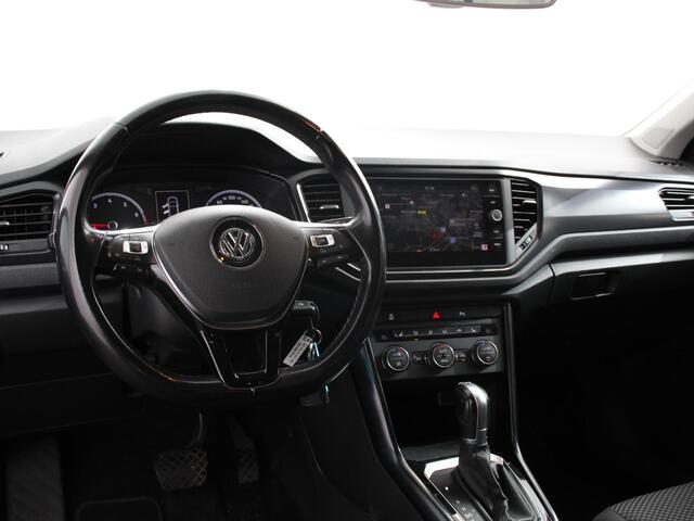Volkswagen T-Roc 1.5 TSI Style Climate control cruise control Navigatie Parkeersensoren Lichtmetalen velgen