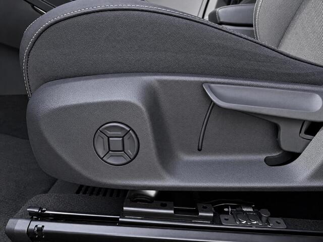 Volkswagen T-Roc 1.5 eTsi 150pk DSG R-Line First Edition · Camera · Apple/Android Car Play · Stoelverwarming · Alarm · Elek. Achterklep · P-Sensoren · IQ.Light · Garantie t/m 12-01-2028