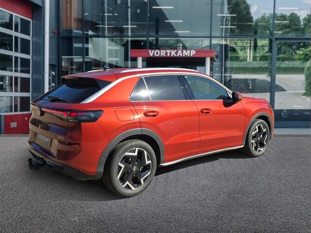 Volkswagen T-Roc 1.5 eTSI R-LINE TREKHAAK/CAMERA/ELEK-KLEP/ACC/IQ/STOEL+STUURVERW