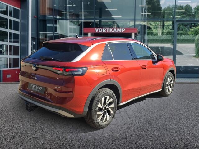 Volkswagen T-Roc 1.5 eTSI LIFE TREKHAAK/CAMERA/ACC/STOEL+STUURVERW