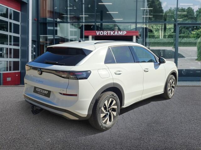 Volkswagen T-Roc 1.5 eTSI LIFE TREKHAAK/CAMERA/ACC/STOEL+STUURVERW