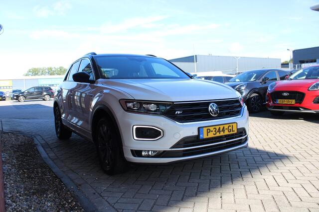 Volkswagen T-Roc 1.5 TSI Sport Business R | Full Option! | Trekhaak | Panorama Dak | Stoel + Stuurverwarming | Climate Control | Camera| Navigatie |