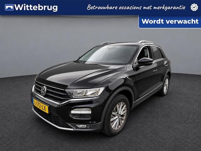 Volkswagen T-Roc 1.0 TSI Style / Navigatie / Climate controle / Trekhaak / Camera / Parkeersensoren V+A /