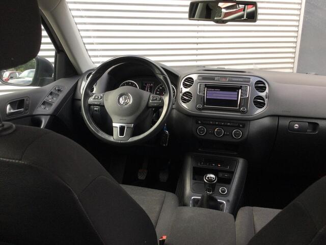 Volkswagen TIGUAN 1.4 TSI Trendline | Pano dak | Climate control | PDC |