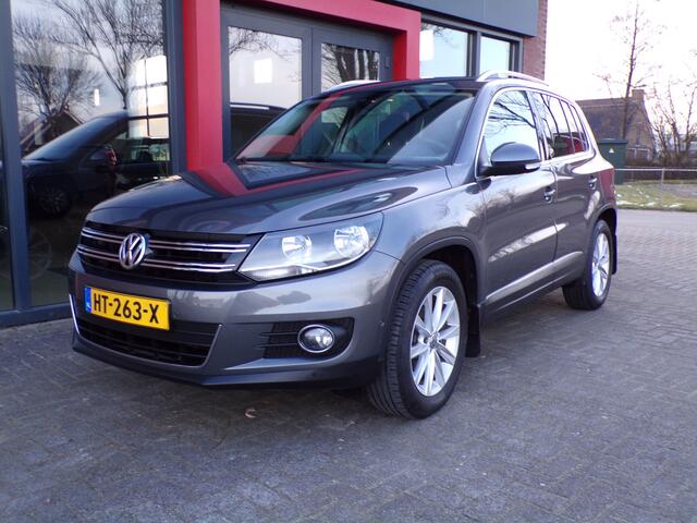 Volkswagen TIGUAN 1.4 TSI Sport&Style Automaat Parkeerhulp Trekhaak NAP!