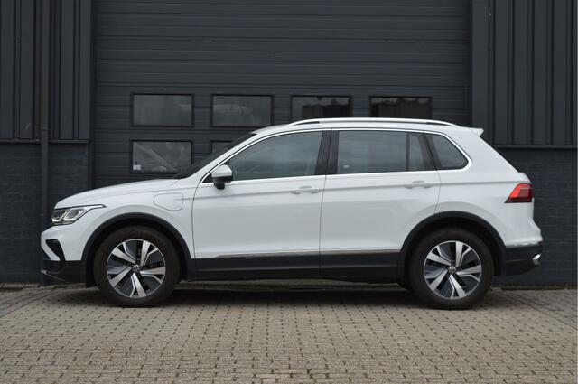 Volkswagen TIGUAN 1.4 TSI eHybrid | ACC | CAMERA | NAVI | TREKHAAK |