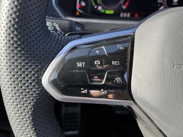 Volkswagen TIGUAN 1.4 TSI eHybrid R-Line / AUTOMAAT/ TREKHAAK/ PANO/ 2X R-LINE/ KEYLESS/ ADAPT. CRUISE/ LED MATRIX/ APP-CONNECT/ NAVI/ RIJ-MODI/ CLIMA/ DAB RADIO/ BLUETOOTH/ SPRAAKBEDIENING/ PARK. SENSOREN + CAMERA