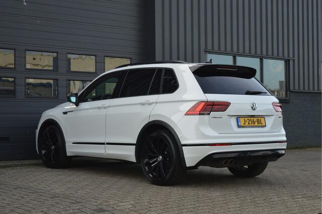 Volkswagen TIGUAN 2.0 TSI 4Motion Highline Business R | PANO | ACC | KEYLESS | CAMERA |