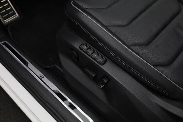 Volkswagen TIGUAN 1.4 TSI 245 pk DSG eHybrid R-Line Business+ | Panoramadak | Trekhaak | Leder | Geheugenstoelen | Rondomzicht camera | Adaptief onderstel | IQ Light