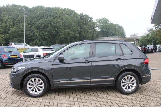 Volkswagen TIGUAN 1.5 TSI Life 150pk DSG7 - Climate - Navigatie - Wegklapbare Trekhaak - Camera - LED - Stoelverwarming - Rijklaar