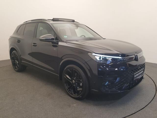 Volkswagen TIGUAN 1.5 TSI 150pk R-Line Wegklapbare trekhaak, Panoramadak, 360 camera