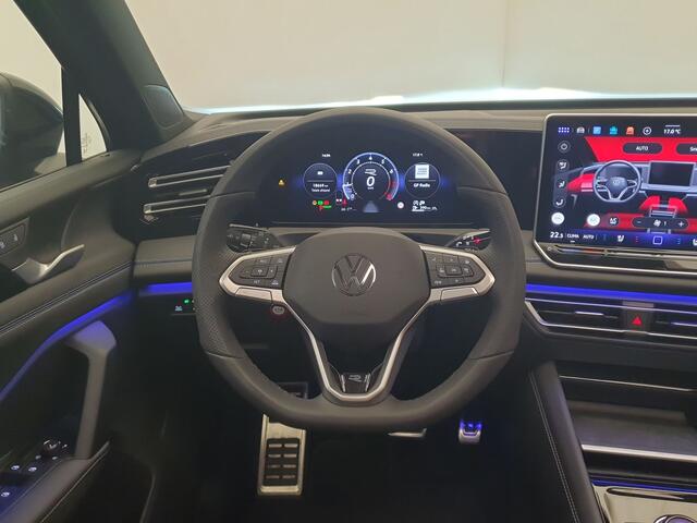 Volkswagen TIGUAN 1.5 TSI 150pk R-Line Wegklapbare trekhaak, Panoramadak, 360 camera