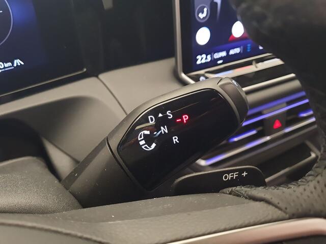 Volkswagen TIGUAN 1.5 TSI 150pk R-Line Wegklapbare trekhaak, Panoramadak, 360 camera