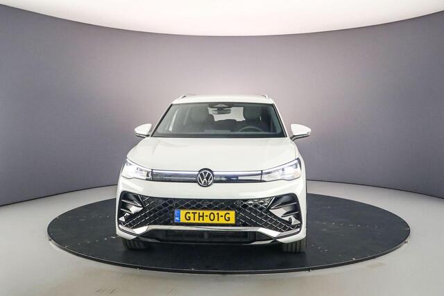 Volkswagen TIGUAN R-Line Edition 1.5 TSI eHybrid 272pk DSG Automaat Trekhaak, Adaptive cruise control, Elektrische achterklep, Navigatie, Achteruitrijcamera, LED verlichting