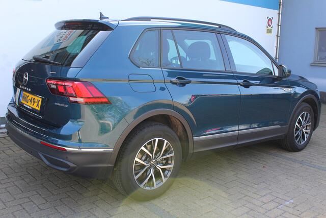 Volkswagen TIGUAN 1.4 TSI eHybrid Life Edition | Achteruitrijcamera | Digital cockpit | Adaptieve cruise controle | Climate controle | Parkeersensoren V+A | Elektrische kofferklep | Keyless entry/start | Navigatie | Apple CarPlay/Android Auto | Schakelmogelijkheid aan stuu