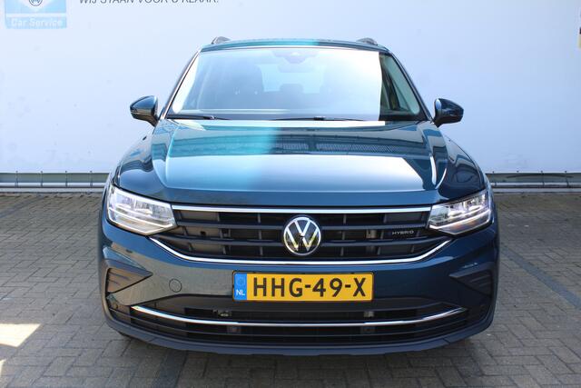 Volkswagen TIGUAN 1.4 TSI eHybrid Life Edition | Achteruitrijcamera | Digital cockpit | Adaptieve cruise controle | Climate controle | Parkeersensoren V+A | Elektrische kofferklep | Keyless entry/start | Navigatie | Apple CarPlay/Android Auto | Schakelmogelijkheid aan stuu