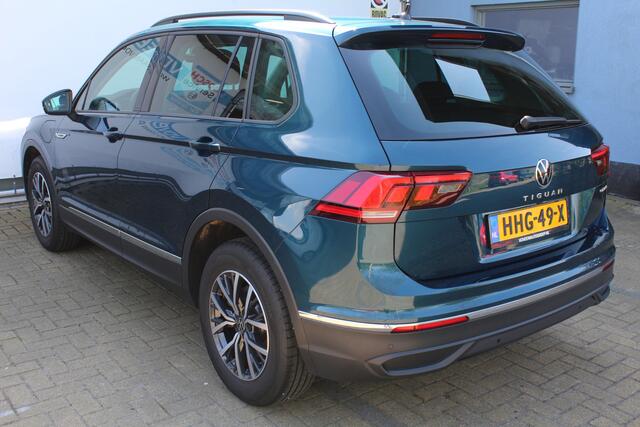 Volkswagen TIGUAN 1.4 TSI eHybrid Life Edition | Achteruitrijcamera | Digital cockpit | Adaptieve cruise controle | Climate controle | Parkeersensoren V+A | Elektrische kofferklep | Keyless entry/start | Navigatie | Apple CarPlay/Android Auto | Schakelmogelijkheid aan stuu