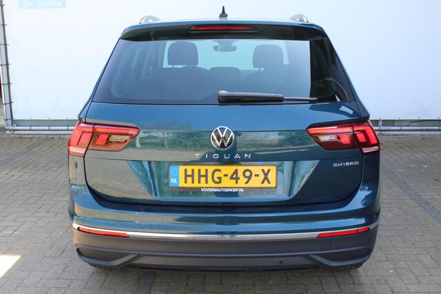 Volkswagen TIGUAN 1.4 TSI eHybrid Life Edition | Achteruitrijcamera | Digital cockpit | Adaptieve cruise controle | Climate controle | Parkeersensoren V+A | Elektrische kofferklep | Keyless entry/start | Navigatie | Apple CarPlay/Android Auto | Schakelmogelijkheid aan stuu