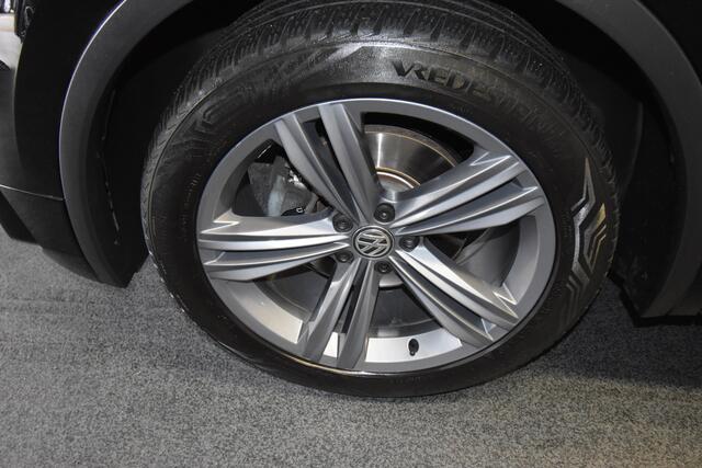 Volkswagen TIGUAN 1.5 TSI Highline R-Line , VIRTUAL COCKPIT , NAVI , CLIMATR , LMV19 , LED KOPLAMPEN ,