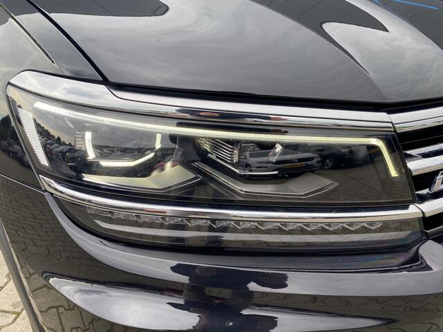 Volkswagen TIGUAN 1.5 TSI ACT Highline R- Line Elektrische Kofferklep, Panorama Dak & App-Connect