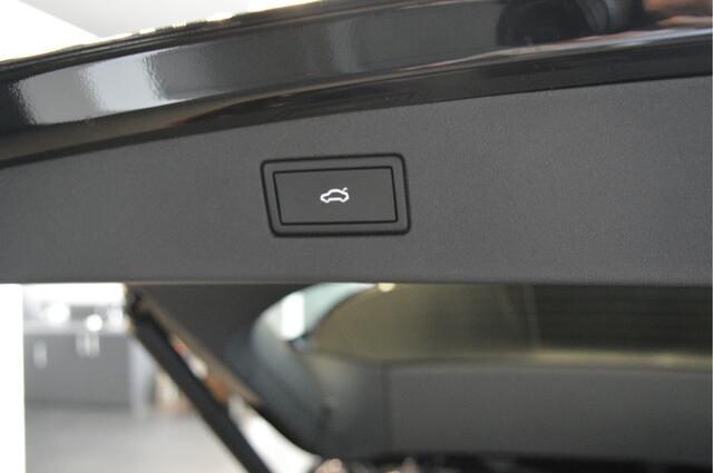 Volkswagen TIGUAN 2.0 TDI Life navi camera cruise led trekhaak keyless 150 pk !!