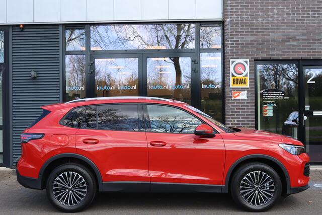 Volkswagen TIGUAN 1.5 eHybrid 204pk Edition IQ.Light/Keyless/Camera/DCC/ACC/Winterpakket/Elek. klep/Dodehoek/trekhaak wegkl.